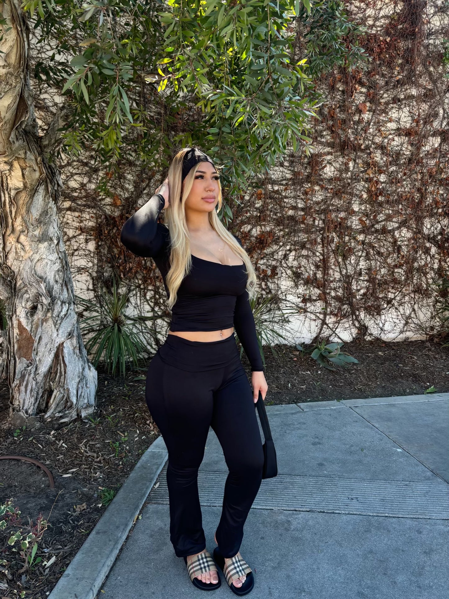Gia Black set